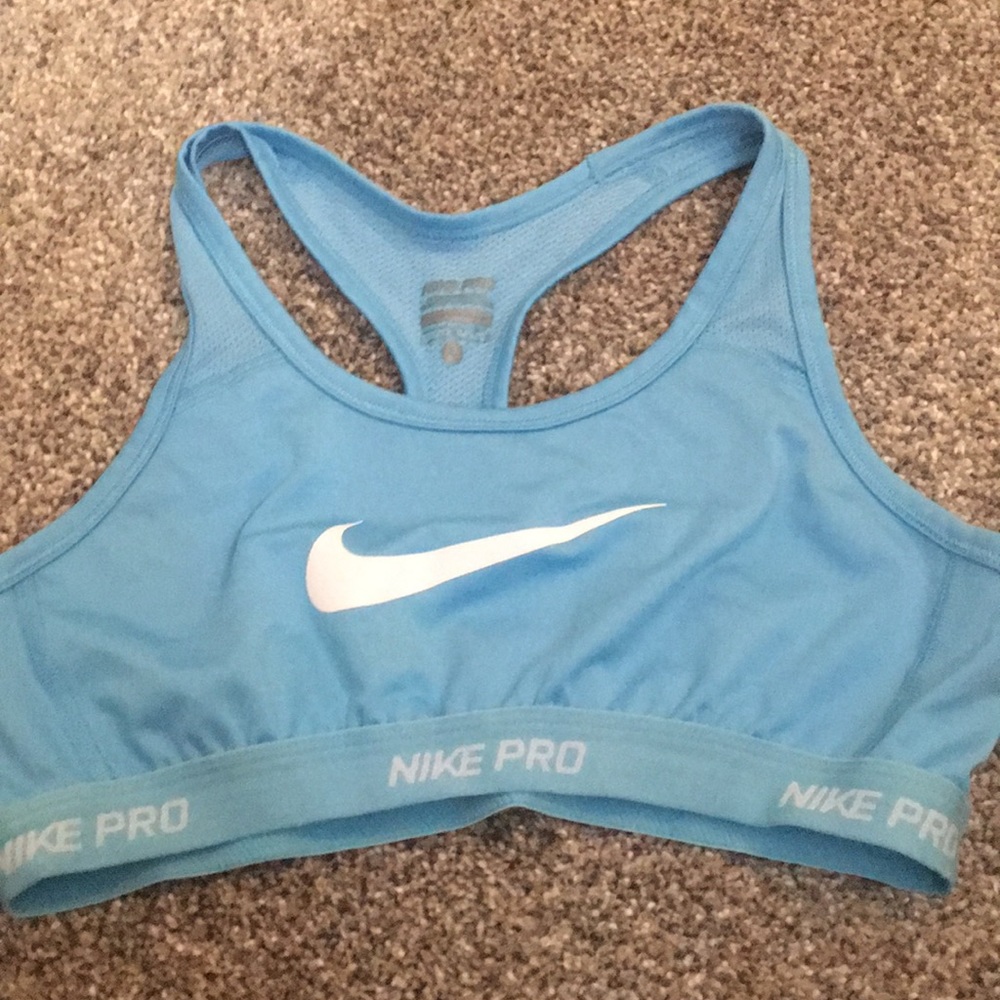 Nike pro sports bra